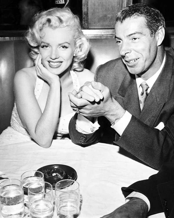 Celebrity Engagement Rings | Emily Ratajkowski, Sophie Turner, Merilyn Monroe