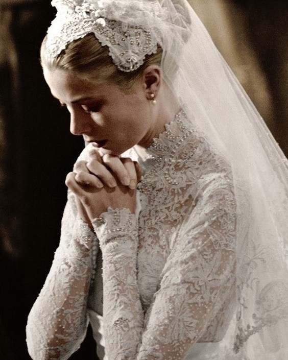 5 Celebrities that got inspired by Grace Kelly's Wedding Dress