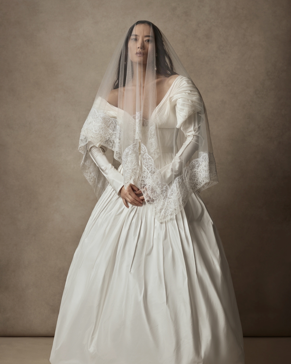 Obsess Over These 15 Unique Wedding Veil Alternatives - Tidewater and Tulle