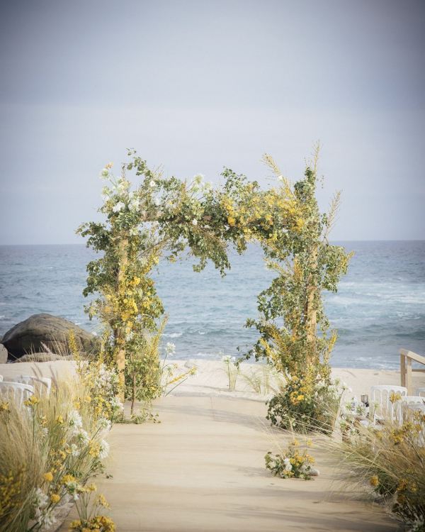 Real Cabo Wedding | Interview with the bride about planning, choosing outfits and creating the entertainment programme