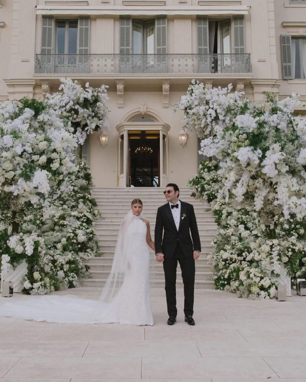 All the Details of Sofia Richie Dream Wedding | Hotel Du Cap, Dress, Wedding Ring