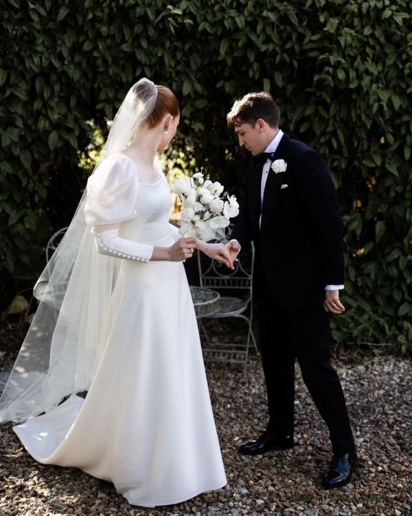 Beautiful Garden Wedding | Wedding Tent, Flower Cake and Eternal Love