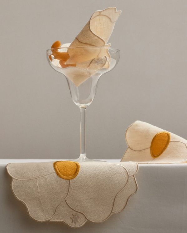 7 Brands for Unique Wedding Table Linen