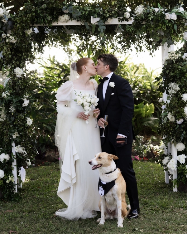 Beautiful Garden Wedding | Wedding Tent, Flower Cake and Eternal Love