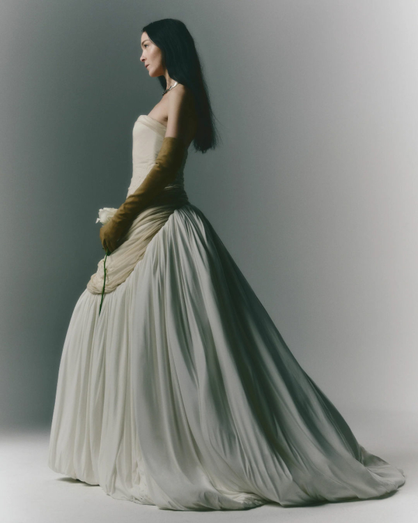 26 Modern Drop-Waist Bridal Dresses