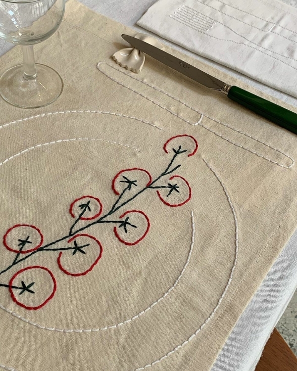 7 Brands for Unique Wedding Table Linen