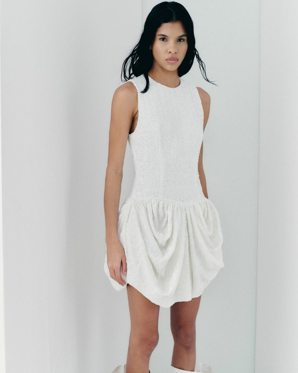 26 Modern Drop-Waist Bridal Dresses