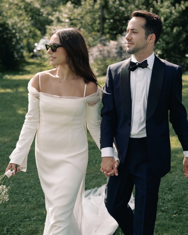 Beautiful Backyard Wedding in Massachusetts | End-of-Summer Wedding Under the Tent