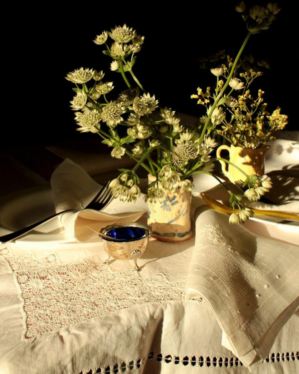 7 Brands for Unique Wedding Table Linen