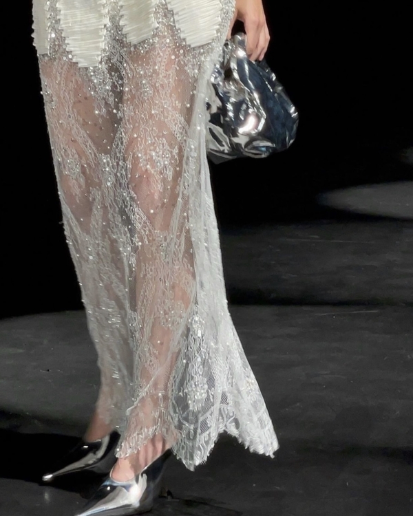 Lace As a Modern Bridal Style Trend | Wedding Lace Gowns Inspo