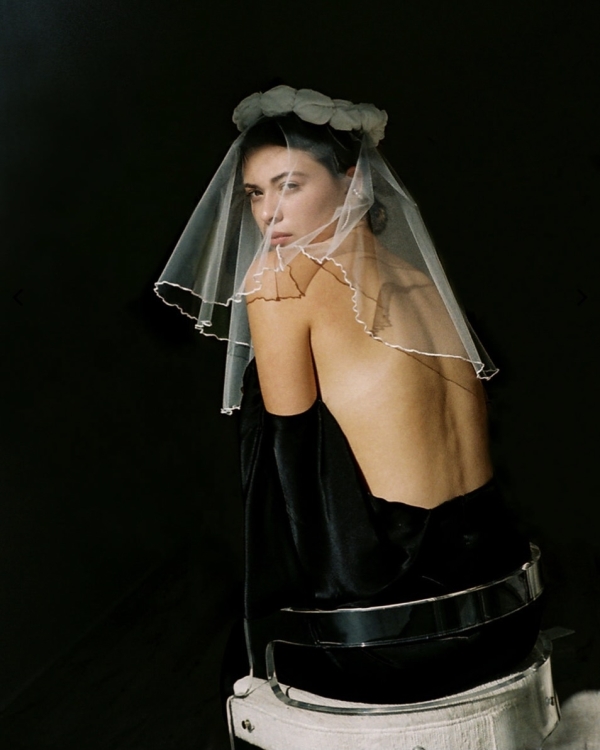 15 Wedding Veil Brands | Modern Fashion Bridal Veils Selection