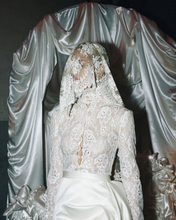 Lace As a Modern Bridal Style Trend | Wedding Lace Gowns Inspo