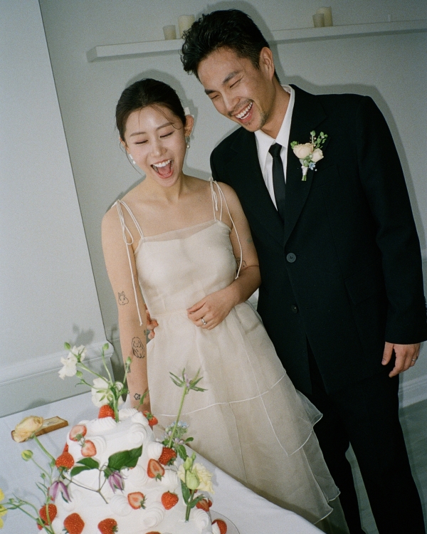 Beautiful Intimate Wedding in Brooklyn | Cozy Bridal Event