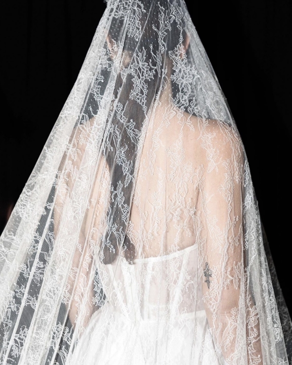 Lace As a Modern Bridal Style Trend | Wedding Lace Gowns Inspo