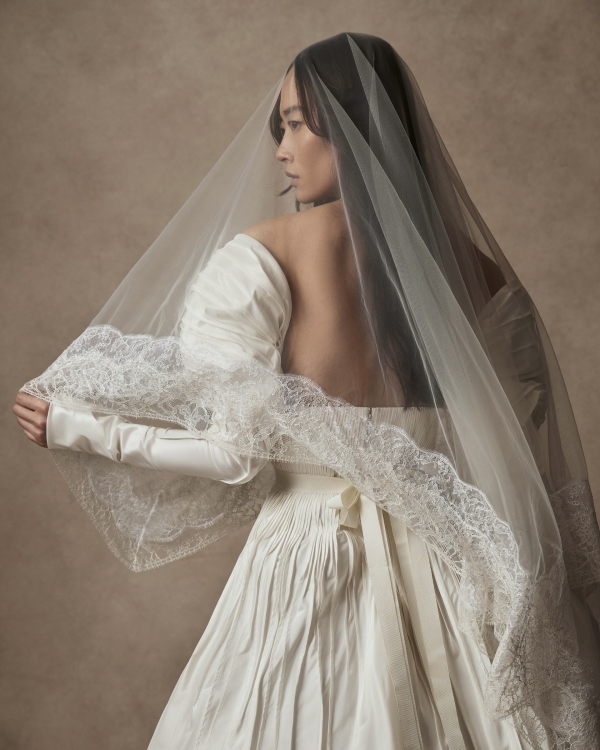 15 Wedding Veil Brands | Modern Fashion Bridal Veils Selection