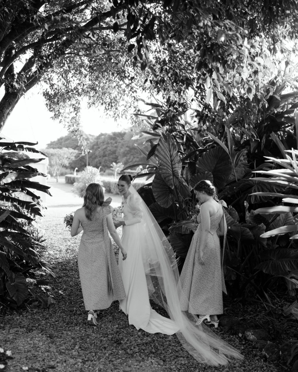 Beautiful Garden Wedding | Wedding Tent, Flower Cake and Eternal Love