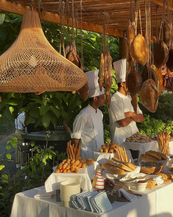 7 Unique Wedding Appetizers and How to Serve Them