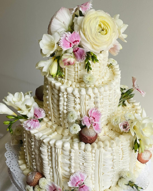 25 Spring-Inspired Wedding Cakes