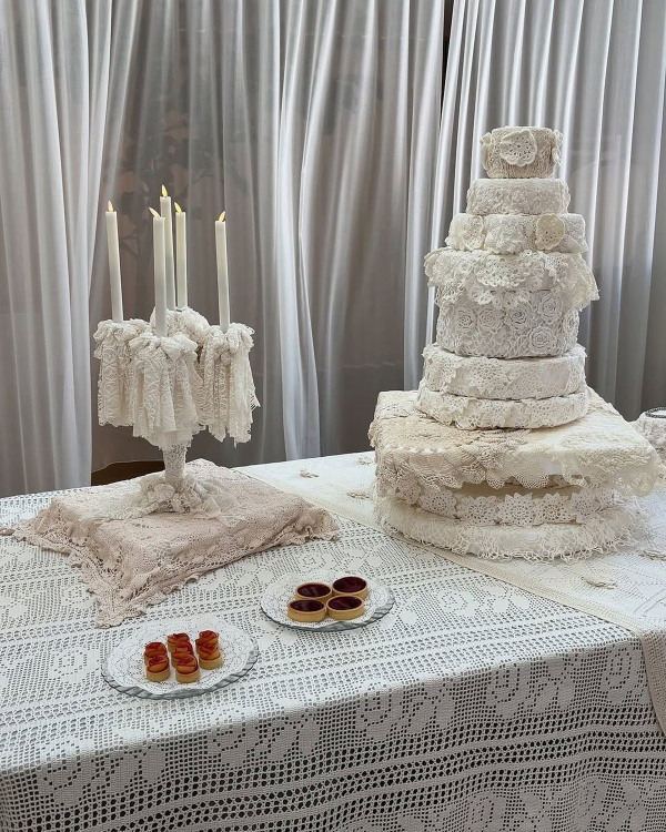 40 Creative Wedding Cakes That Double as Decor