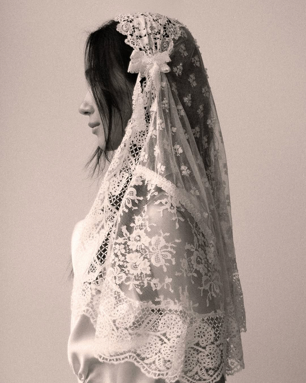 The Best Bridal Hairstyles to Wear with a Veil