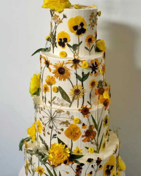 25 Spring-Inspired Wedding Cakes
