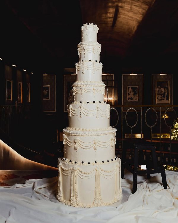 40 Creative Wedding Cakes That Double as Decor