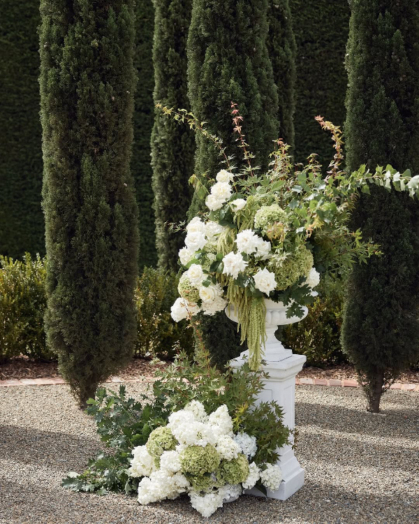 40 Timeless Event Design Ideas for an Elegant & Classic Wedding