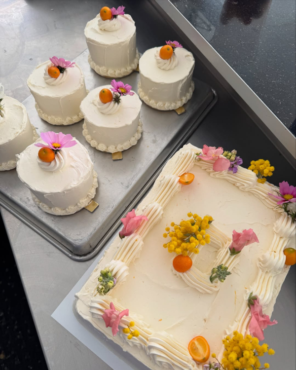 25 Spring-Inspired Wedding Cakes