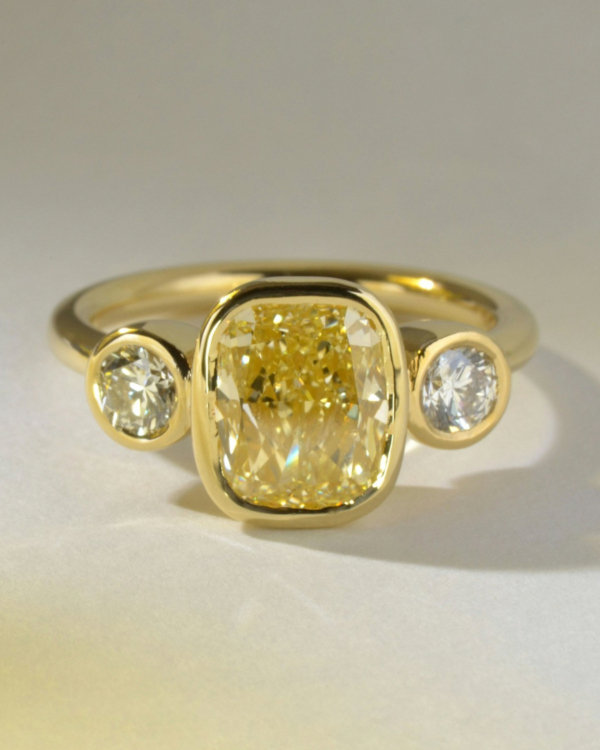 A Complete Guide to Yellow Diamond Engagement Rings