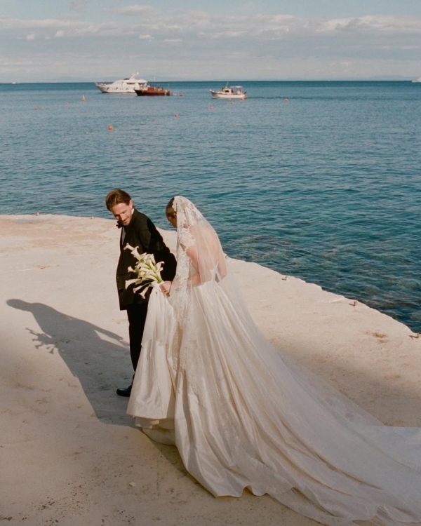 The Top Wedding Photography Trends for 2025 According to Pinterest