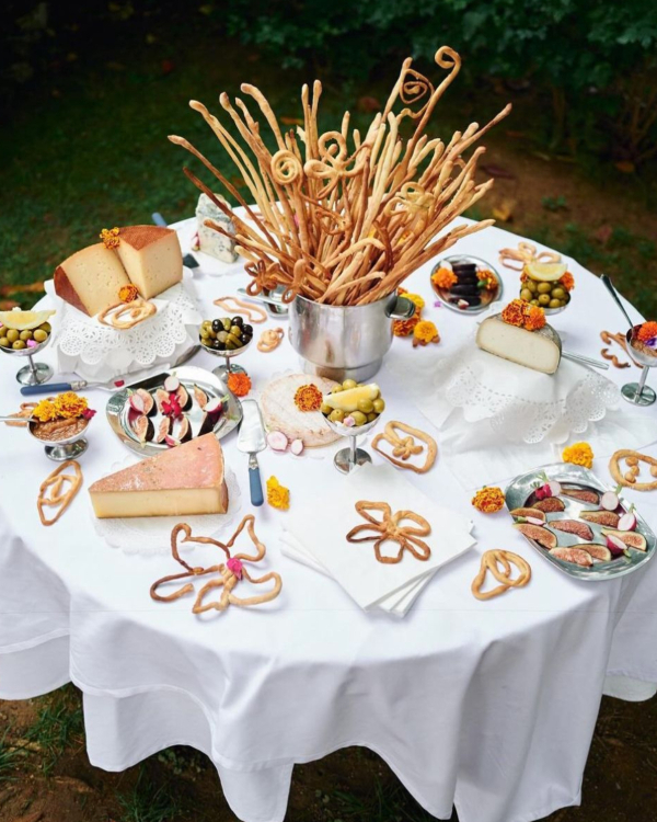 7 Unique Wedding Appetizers and How to Serve Them