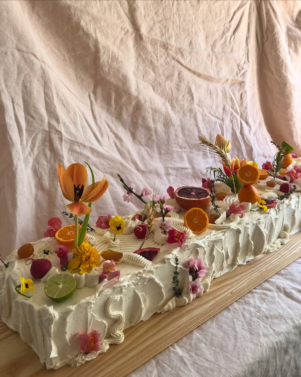 25 Spring-Inspired Wedding Cakes