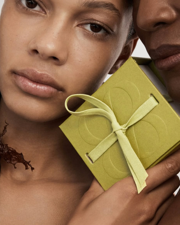 Wedding Gift Etiquette 101: What to Give, When to Give It & What to Avoid