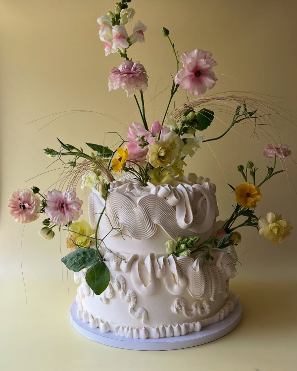 25 Spring-Inspired Wedding Cakes