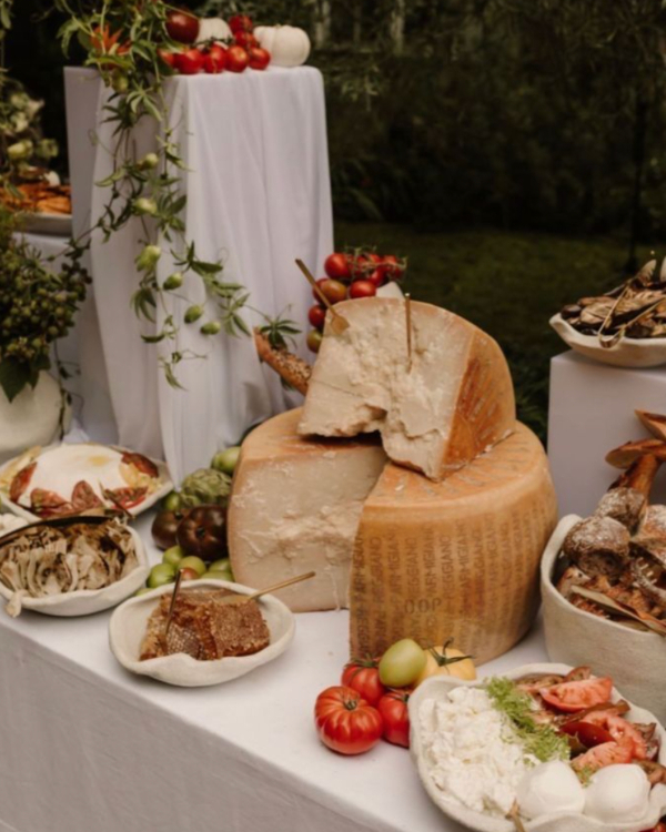 7 Unique Wedding Appetizers and How to Serve Them