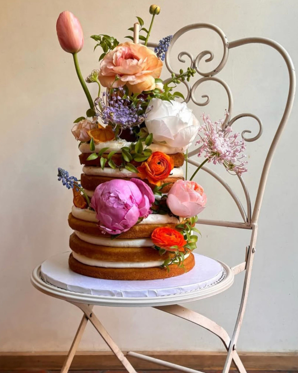 25 Spring-Inspired Wedding Cakes