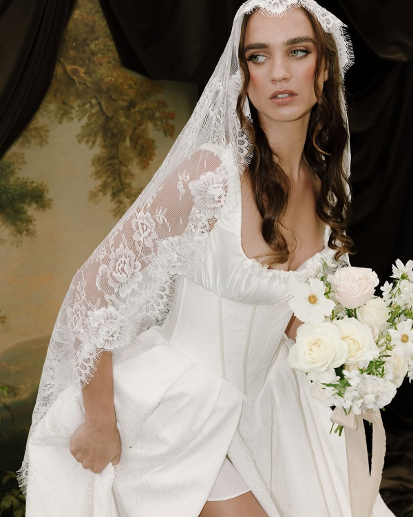 The Best Bridal Hairstyles to Wear with a Veil