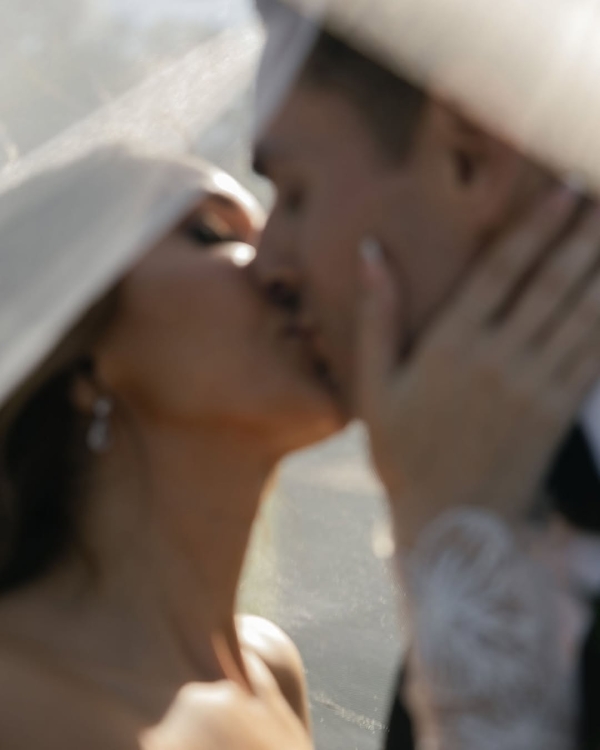 8 Expert Tips on How to Make Your Wedding Photos Feel Like ‘You’