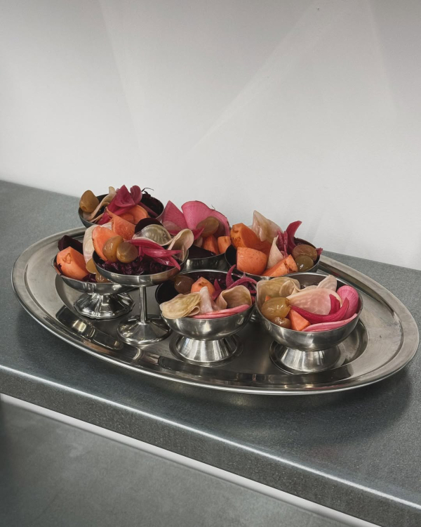 7 Unique Wedding Appetizers and How to Serve Them