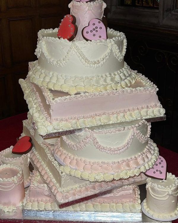 40 Creative Wedding Cakes That Double as Decor