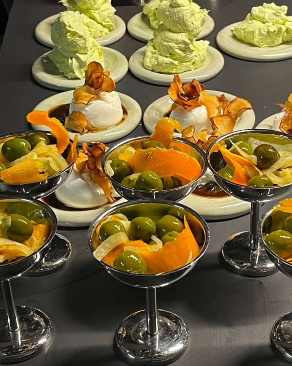 7 Unique Wedding Appetizers and How to Serve Them