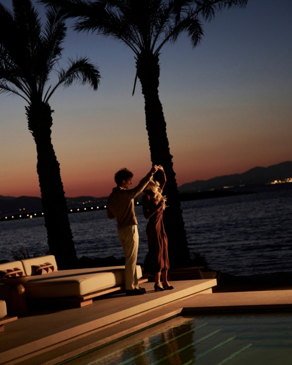 Wedding Budget Blown? Here's 7 Clever Ways to Plan a Luxury Honeymoon for Less