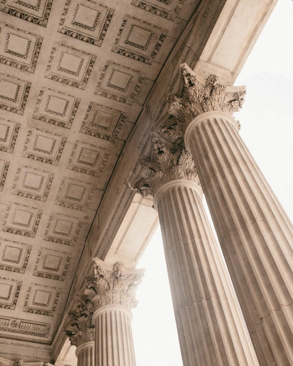 Pros and Cons of A Destination Wedding