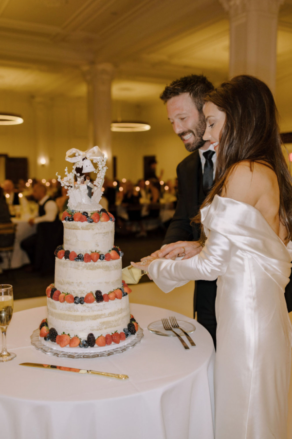 Real Wedding with Laconic Decor in Iowa