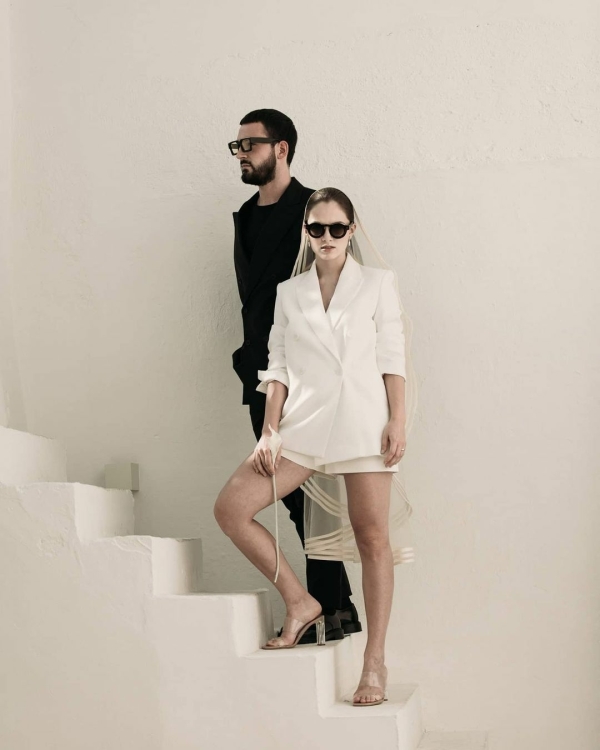 Pros and Cons of A Destination Wedding