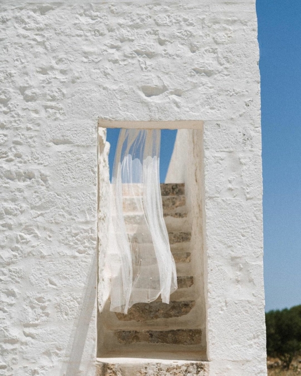 Pros and Cons of A Destination Wedding