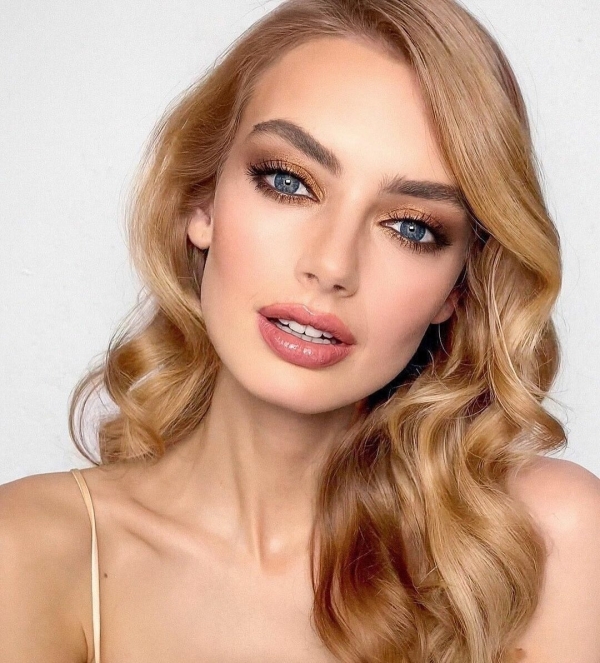 Beauty Alesandra Macsim