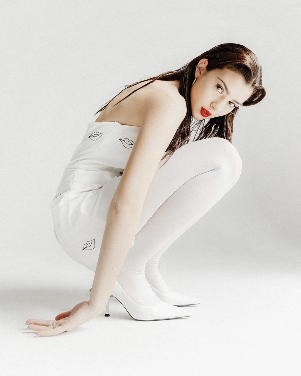 5 Tips for Red Lip Wedding Makeup | Can Brides Wear Red Lipstick