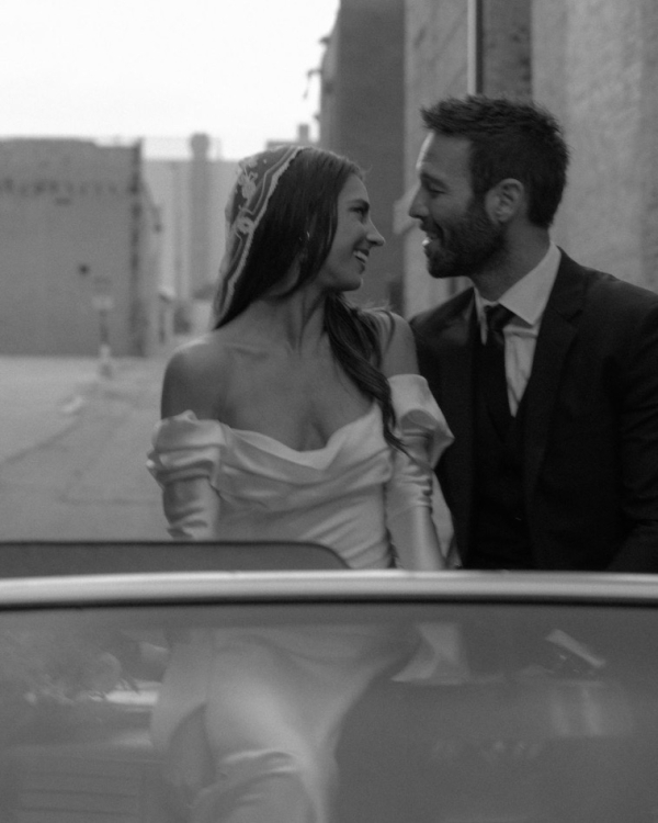 Real Wedding with Laconic Decor in Iowa