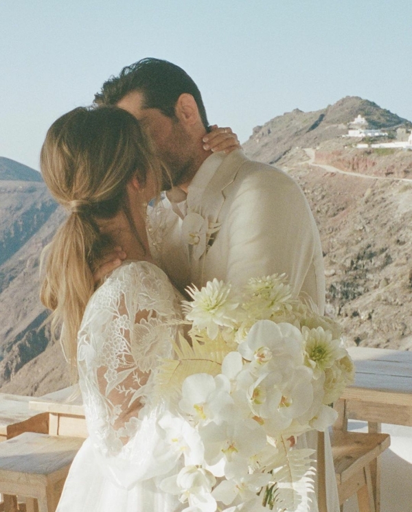 Pros and Cons of A Destination Wedding